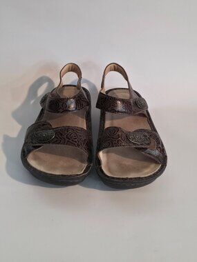 Algeria Brown Embossed Sandals